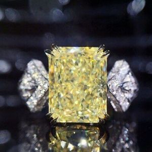 Fancy Light Yellow Diamond Ring